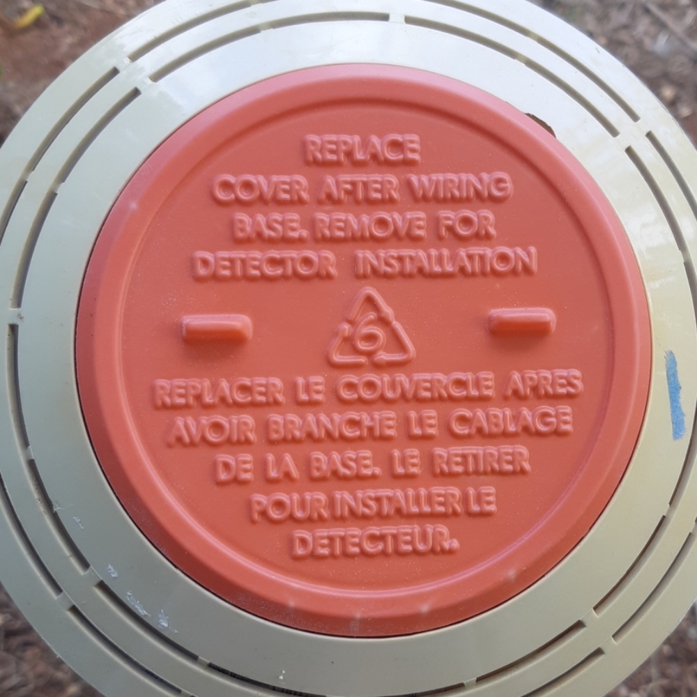 est smoke detector